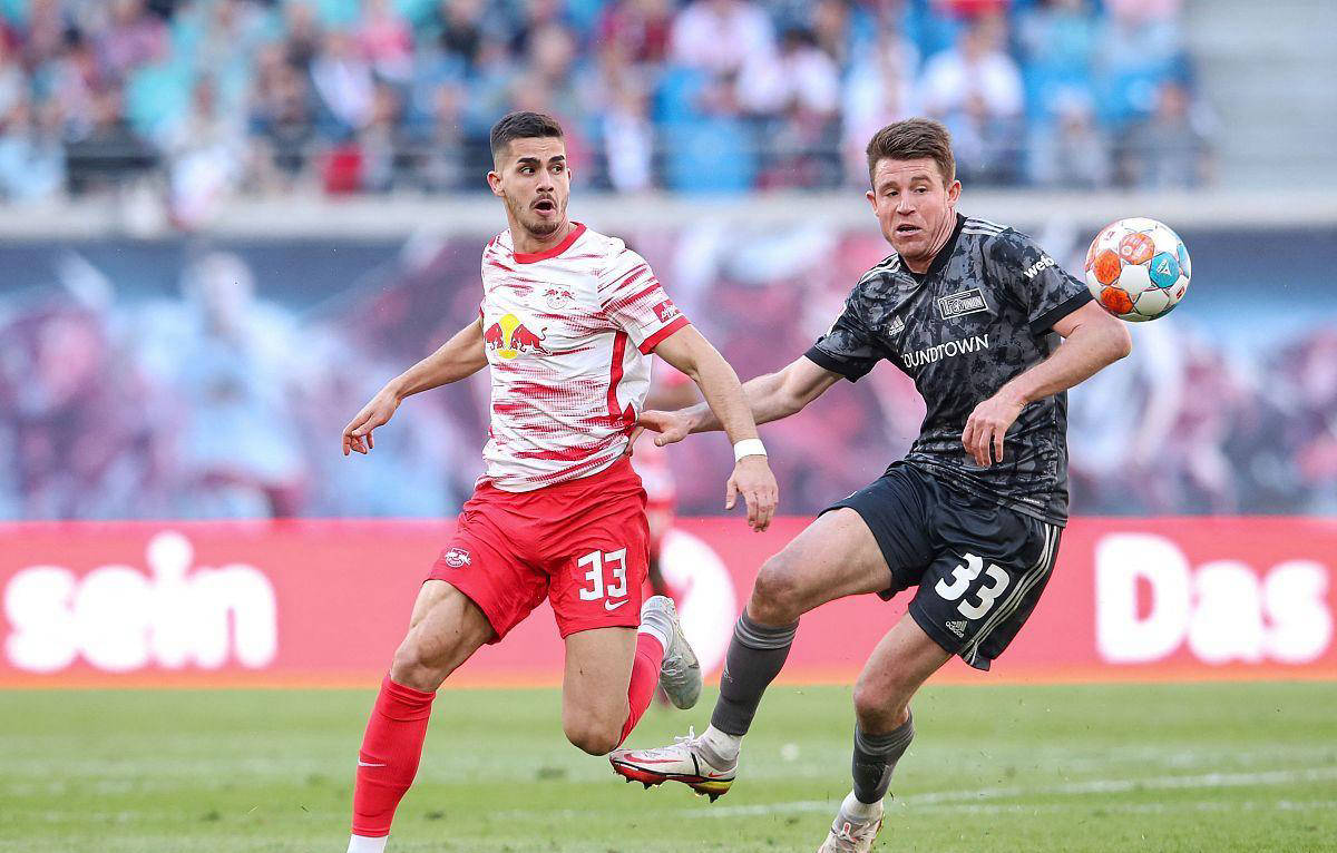 莱比锡红牛胜出林茨:战胜对手实至名归,引发热议 莱比锡红牛胜出林茨:战胜对手实至名归,引发热议